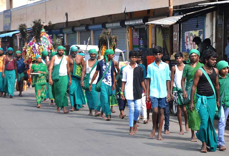 பழனிக்கு படையெடுக்கும் பாதயாத்திரை பக்தர்கள்