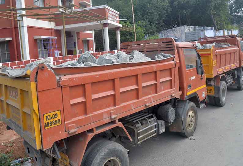 லாரியில் கற்கள் கடத்திய 2 பேர் மீது வழக்கு