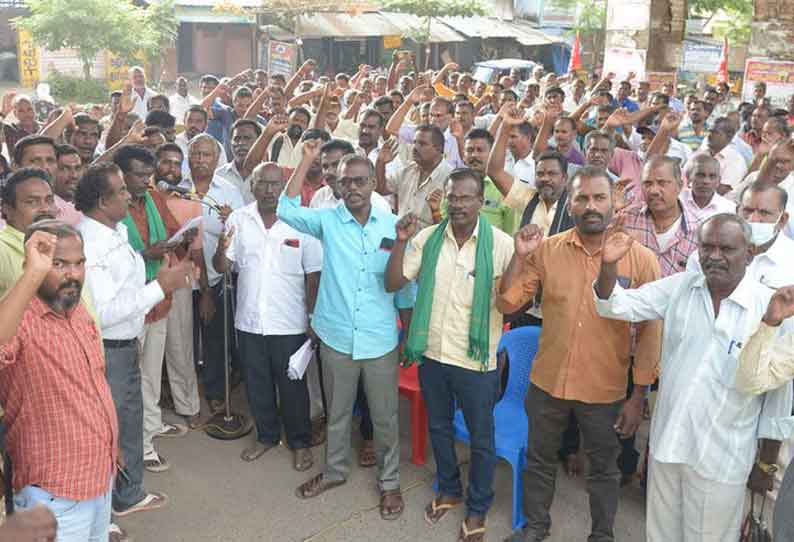 திண்டுக்கல் நாகல்நகர் பணிமனை முன்பு அரசு போக்குவரத்து தொழிலாளர்கள் தர்ணா