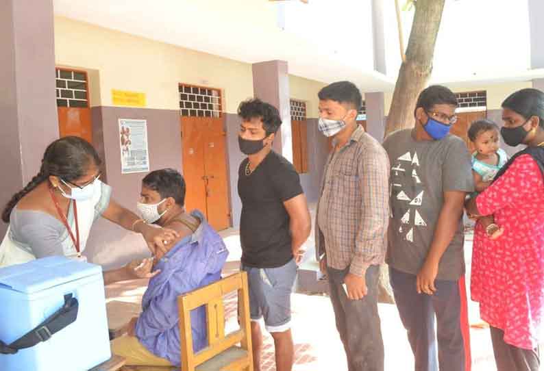 தடுப்பூசி செலுத்த பொதுமக்கள் ஆர்வம்