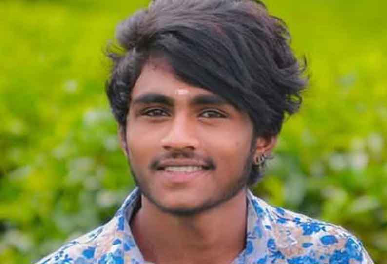 மோட்டார் சைக்கிள் மீது கார் மோதி கேரள கல்லூரி மாணவர் பலி