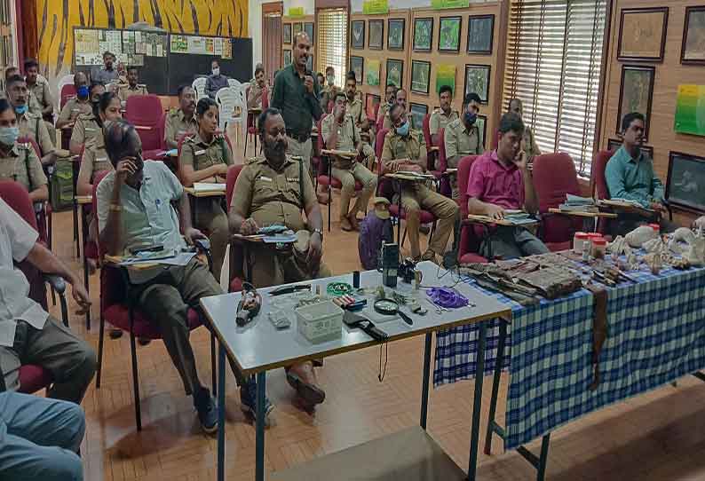 ஆனைமலை புலிகள் காப்பகம் சார்பில் வனப்பணியாளர்களுக்கு 2 நாட்கள் திறன்மேம்பாட்டு பயிற்சி