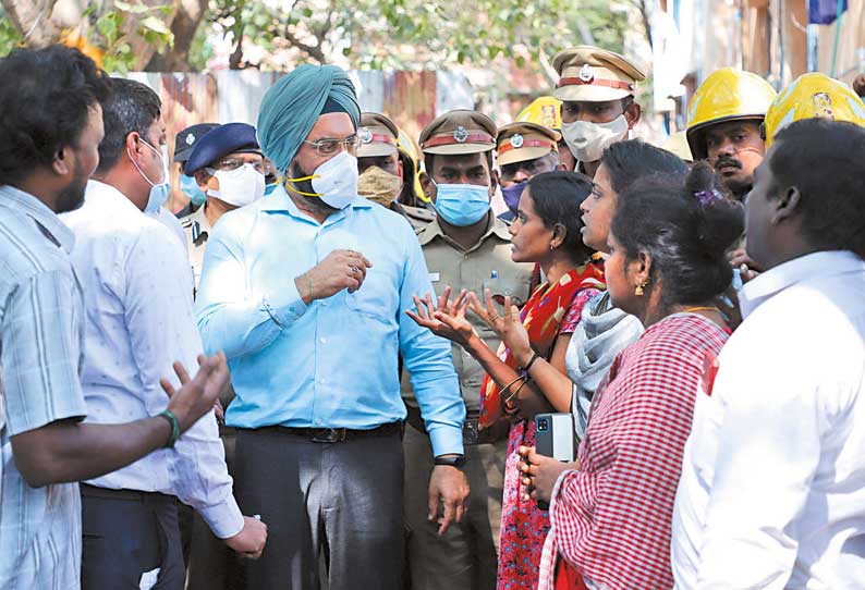 ‘இத்தனை ஆண்டுகள் வாழ்ந்த வீடு கண்ணெதிரே இடிந்தது நெஞ்சையே நொறுக்கிவிட்டது’ பாதிக்கப்பட்ட மக்கள் வேதனை