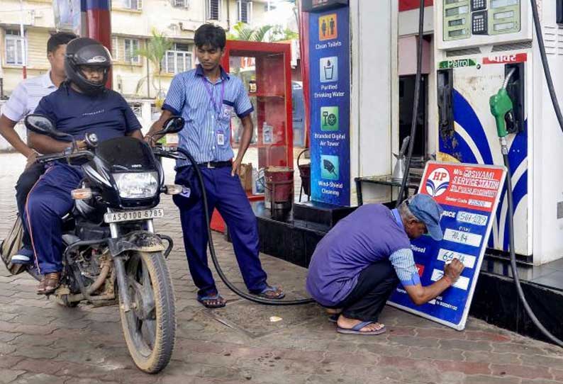 ஜார்க்கண்ட் மாநிலத்தில் இருசக்கர வாகனங்களுக்கு பெட்ரோல் விலை அதிரடியாக குறைப்பு