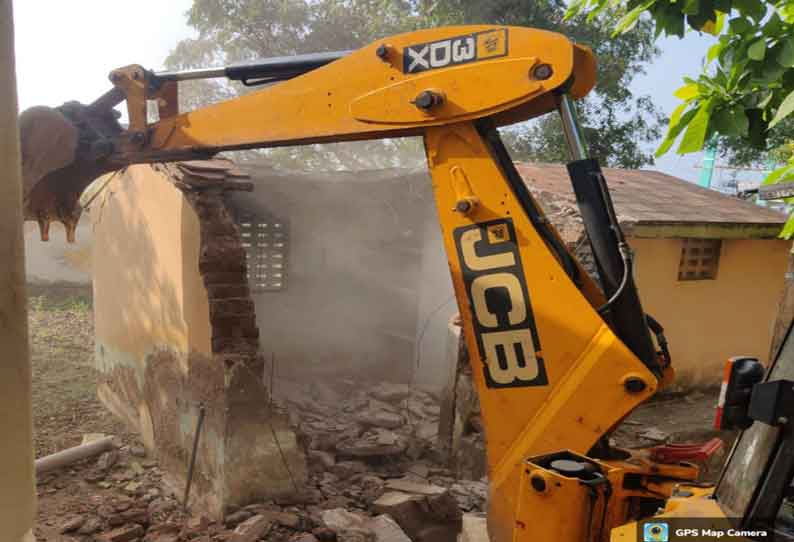 சுல்தான்பேட்டை ஒன்றியத்தில் ஆபத்தான 22 பள்ளி கட்டிடங்கள் இடித்து அகற்றம்