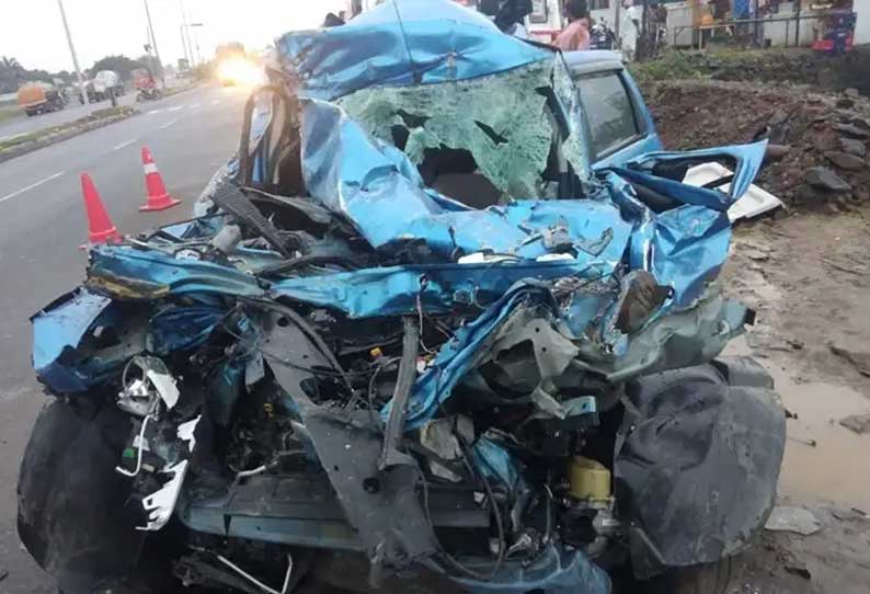 பெரம்பலூர் அருகே லாரி மீது கார் மோதல் - திருத்தணியை சேர்ந்த பள்ளி ஆசிரியர் பலி