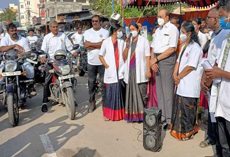 நெல்லையில் இருந்து கோவில்பட்டிக்கு டாக்டர்கள் மோட்டார் சைக்கிள் பேரணி