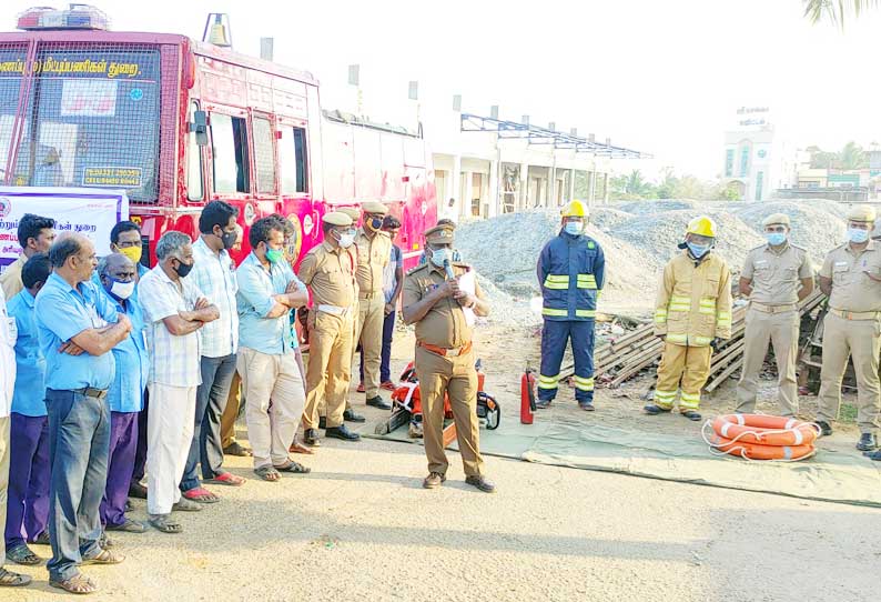 சாலை பாதுகாப்பு விழிப்புணர்வு நிகழ்ச்சி