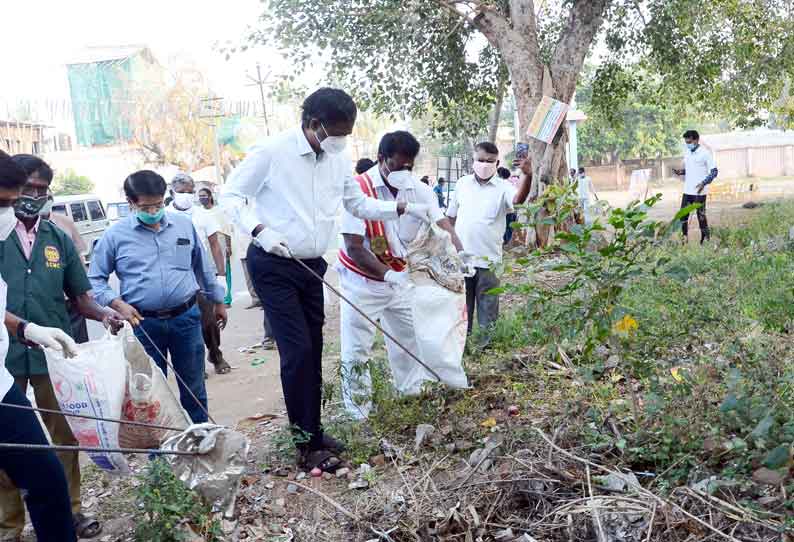 சேலத்தில் காலிமனை பகுதிகளில் பிளாஸ்டிக் கழிவுகளை கொட்டினால் கடும் நடவடிக்கை ஆணையாளர் ரவிச்சந்திரன் எச்சரிக்கை