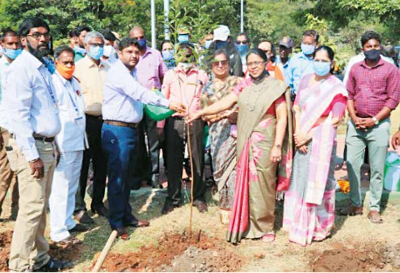 சென்னையில் நாள் ஒன்றுக்கு 5 ஆயிரம் பேருக்கு தடுப்பூசி - மாநகராட்சி கமிஷனர் தகவல்