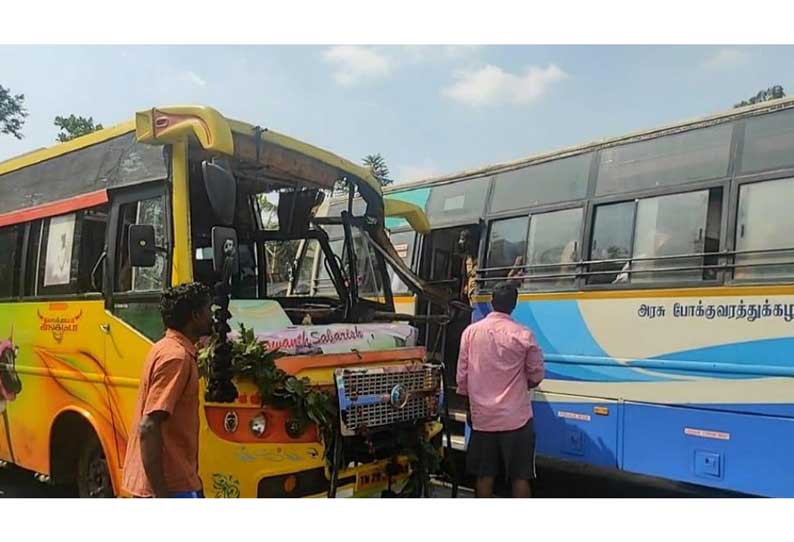 அரசு பஸ் மீது சொகுசு வேன் மோதி 3 பேர் படுகாயம்