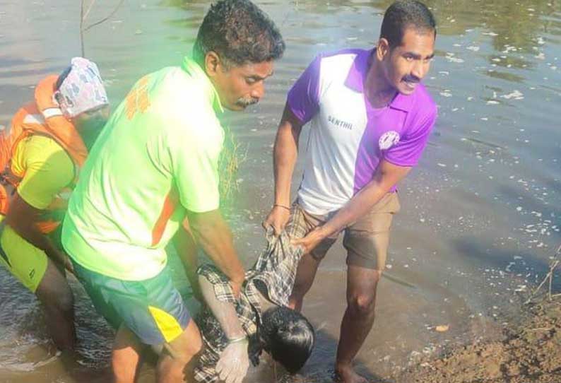 கூடலூர் அருகே முல்லைப்பெரியாற்றில் பிணமாக கிடந்த கல்லூரி மாணவர்