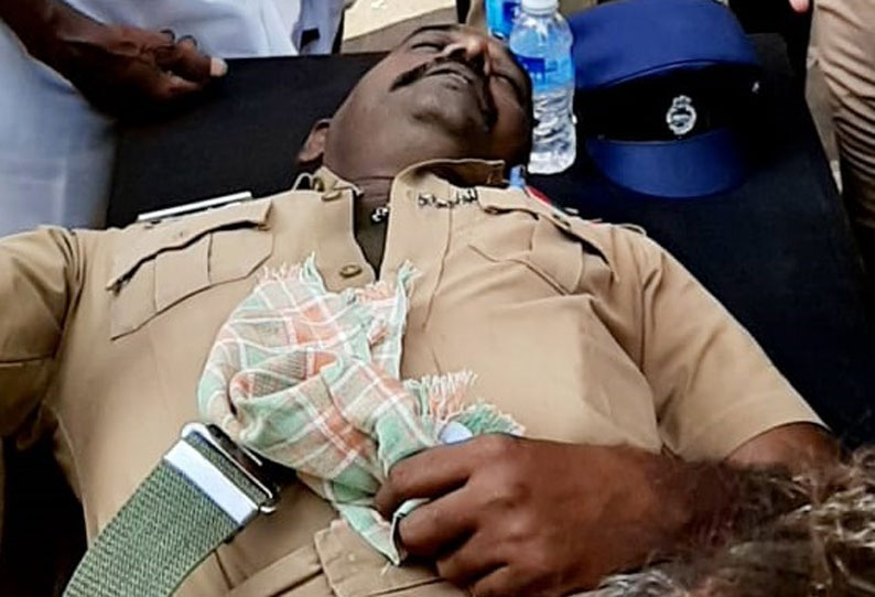 தி.மு.க. நிகழ்ச்சியில் மயங்கி விழுந்த ஊர்க்காவல் படை வீரர்