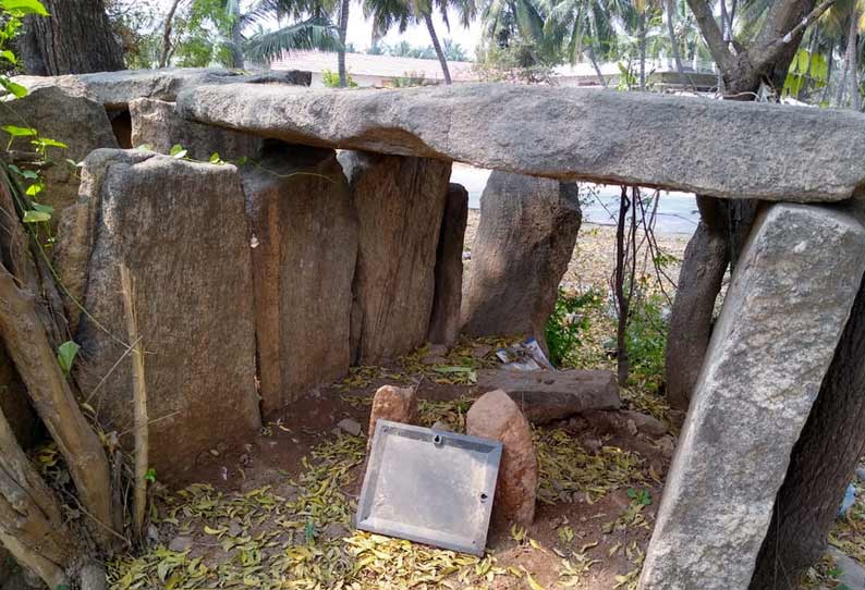 சிதிலமடைந்து 300 ஆண்டுகள் பழமையான நினைவுச்சின்னங்கள் பாதுகாக்க நடவடிக்கை எடுக்கப்படுமா