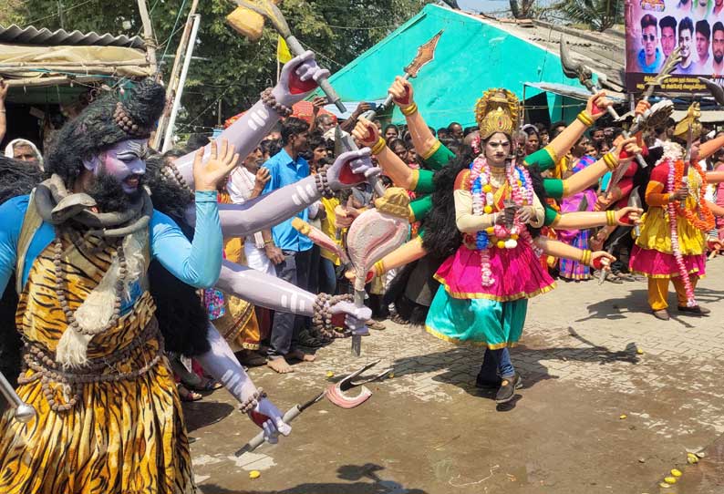 பாலக்கோடு புதூர் பொன் மாரியம்மன் கோவில் திருவிழா  பக்தர்கள் அலகுகுத்தி நேர்த்திக்கடன்