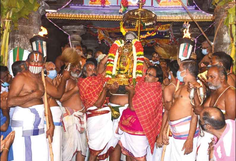 ஸ்ரீரங்கம் ரெங்கநாதர் கோவிலில் திருமங்கை மன்னன் வேடுபறி இன்று நடக்கிறது