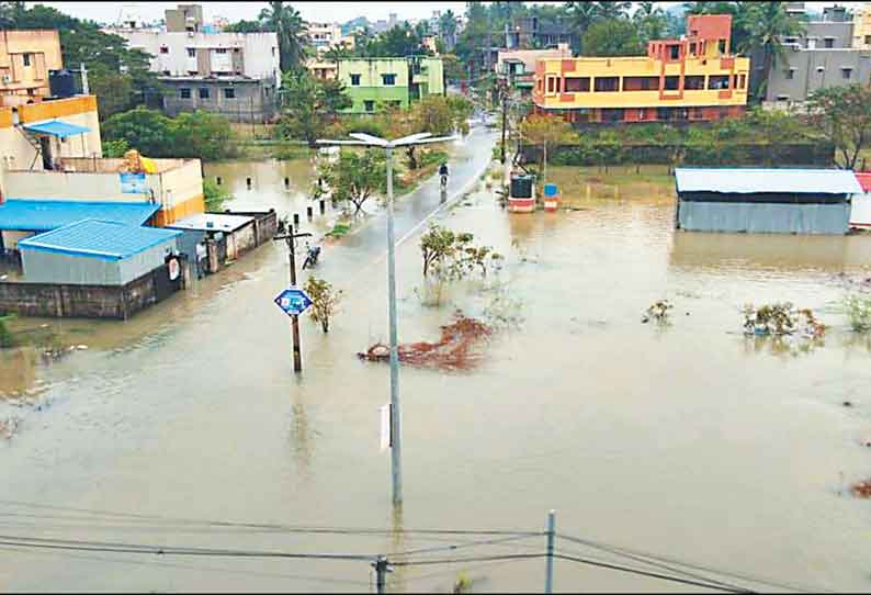 வண்டலூர் தாலுகாவில் தொடர் மழையால் வீடுகளை சூழ்ந்து நிற்கும் வெள்ளநீர்