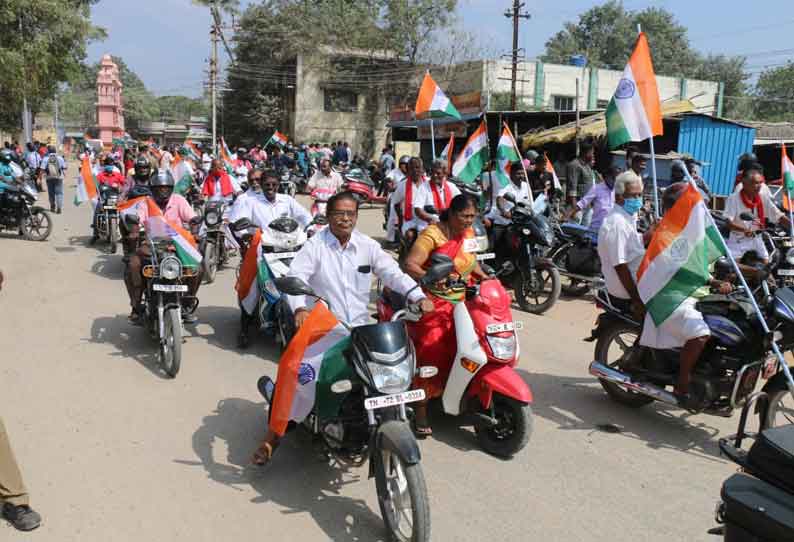 டெல்லியில் போராடும் விவசாயிகளுக்கு ஆதரவாக நெல்லை- தென்காசியில் மோட்டார்சைக்கிள் பேரணி