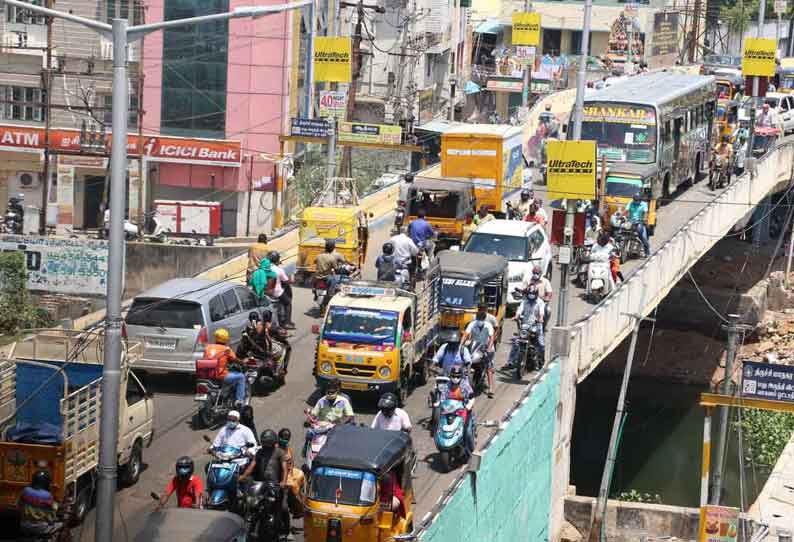 பாலக்கரை பகுதியில்  தொடர்ந்து போக்குவரத்து நெரிசல்; போலீசார் நடவடிக்கை