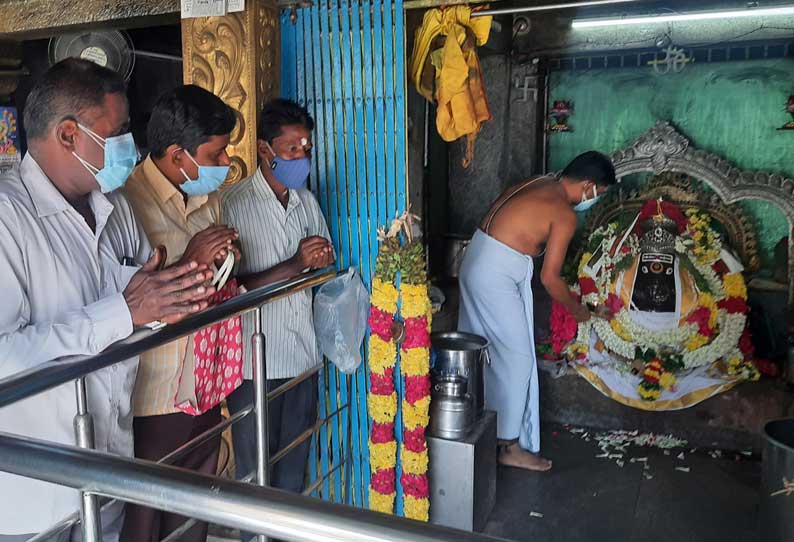 ஊரடங்கு கட்டுப்பாடுகளில் இருந்து தளர்வு: பக்தர்கள் தரிசனத்திற்காக கோவில்கள் திறப்பு ஓட்டல்களில் வாடிக்கையாளர்கள் அமர்ந்து சாப்பிட அனுமதி