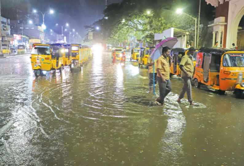 சென்னை மற்றும் புறநகர் பகுதிகளில் கன மழை 202107090439057915_Heavy-rain-in-Chennai-and-suburbs_SECVPF