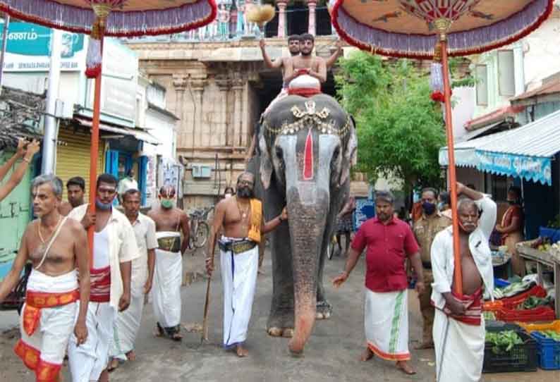 ஸ்ரீரங்கம் ரெங்கநாதர் கோவிலில் சக்கரத்தாழ்வார், செங்கமலவல்லி தாயார் ஜேஷ்டாபிஷேகம்