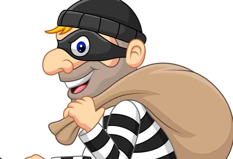 ரூ.10 ஆயிரம் கொடுக்க மறுத்த பெண்ணிடம் 4½ பவுன் நகை பறிப்பு