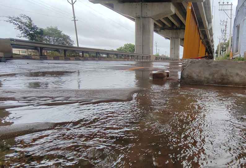 பிரதான குழாய் உடைந்து குடிநீர் வீணாகியது