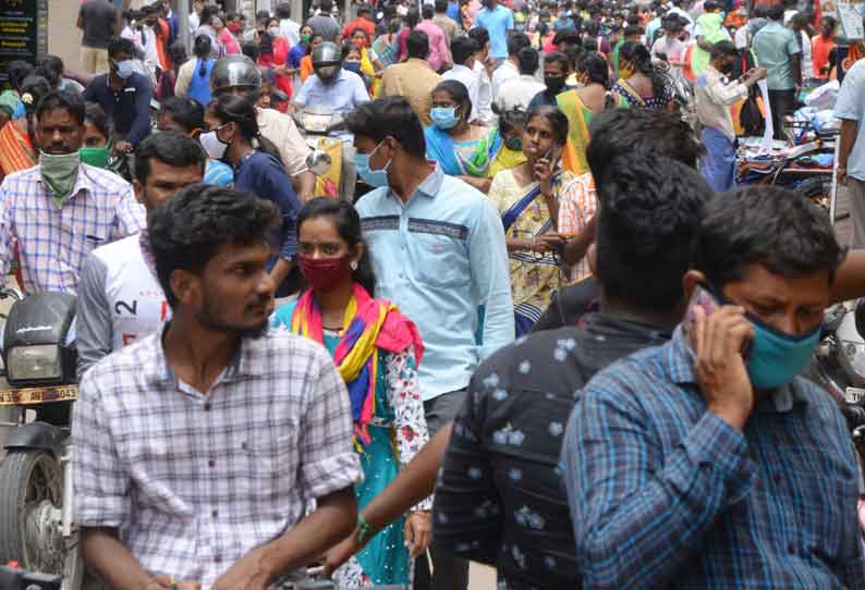 மீன் மார்க்கெட்டில் குவிந்த மக்கள்