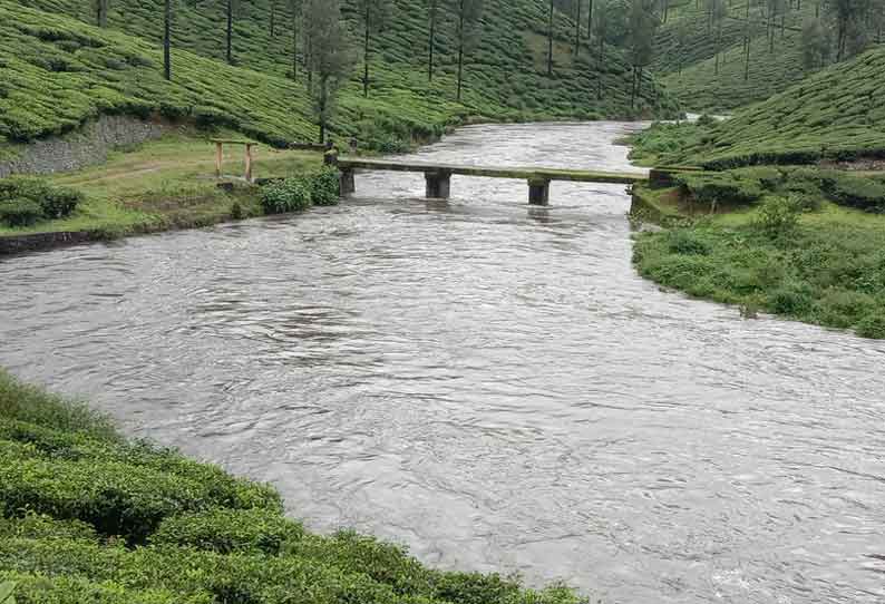 ஆறுகள் நீர்வீழ்ச்சிகளில் வெள்ளப்பெருக்கு