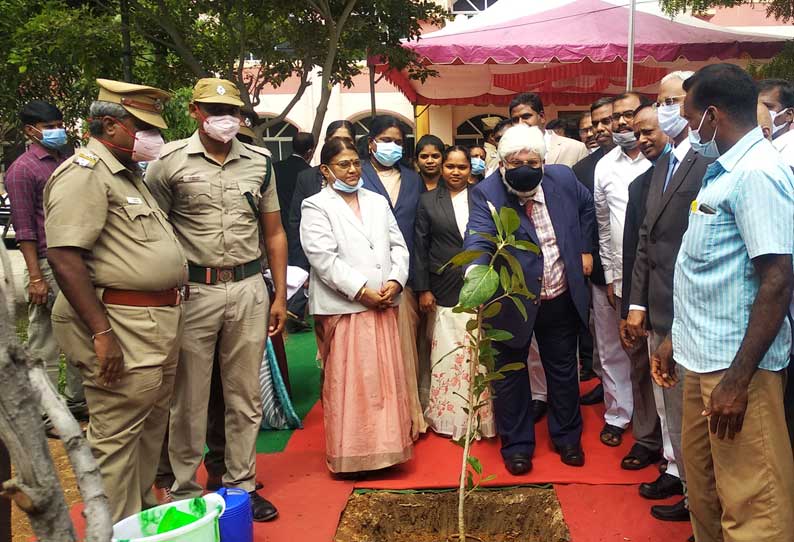 ஒருங்கிணைந்த நீதிமன்றங்களை ஐகோர்ட்டு தலைமை நீதிபதி சஞ்சய் பானர்ஜி ஆய்வு