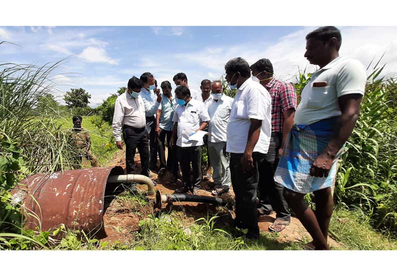 வைகை ஆற்றில் தண்ணீர் திருடும் மோட்டார்களின் மின் இணைப்பு துண்டிப்பு அதிகாரிகள் முடிவு