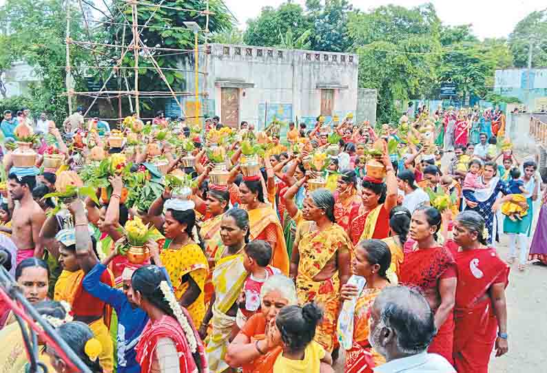 அம்மச்சார் அம்மன் கோவிலில் பால் குட ஊர்வலம்