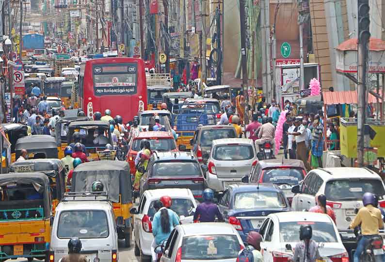 ஒப்பணக்கார வீதியில் போக்குவரத்து நெரிசல்