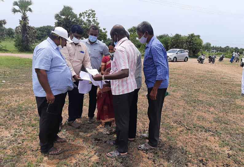 திண்டிவனம்-நகரி ரெயில் பாதை அமைக்கும் இடத்தை அதிகாரி ஆய்வு