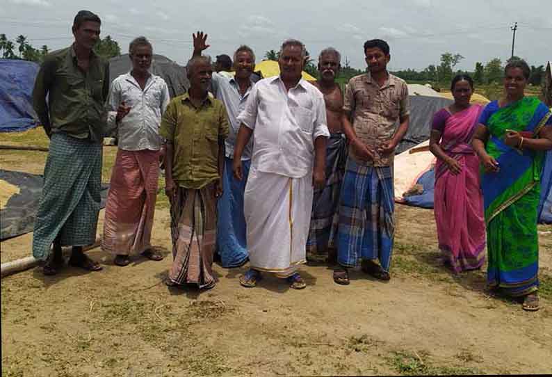 பெண்ணாடம் அருகே தற்காலிக நேரடி நெல் கொள்முதல் நிலையம் திறக்கக்கோரி விவசாயிகள் ஆர்ப்பாட்டம்