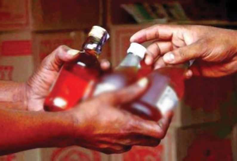 காஞ்சீபுரம் மாவட்டத்தில் திருட்டுத்தனமாக மது விற்பனை; 23 பேர் கைது காஞ்சீபுரம் மாவட்டத்தில் திருட்டுத்தனமாக மது விற்பனை; 23 பேர் கைது