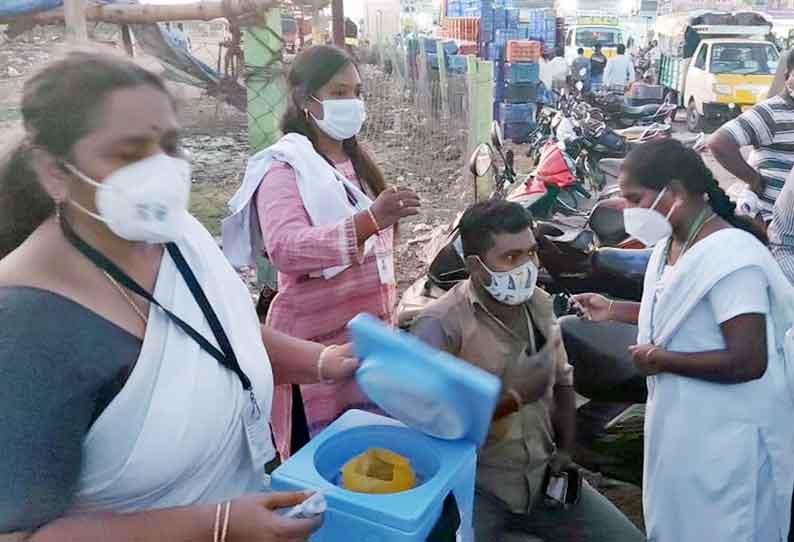 காய்கறி, பழ வியாபாரிகளுக்கு கொரோனா தடுப்பூசி