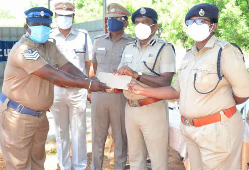 மனநலம் பாதித்தவருக்கு உதவிய போலீஸ் ஏட்டுக்கு பாராட்டு