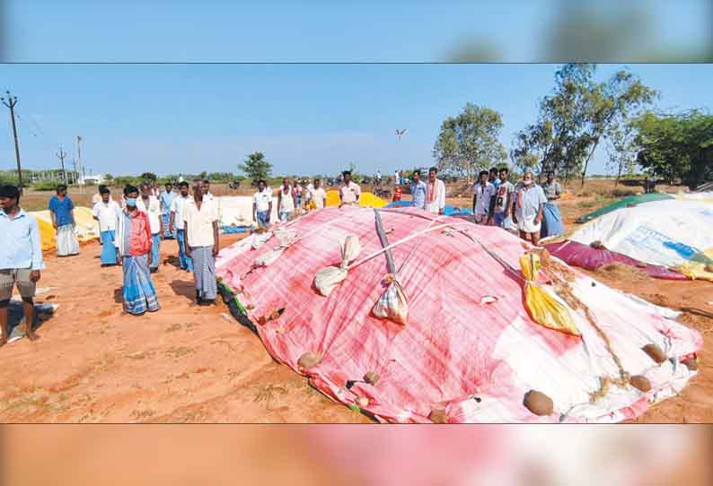 வாலாஜாபாத் அருகே பரந்தூர் கிராமத்தில் அரசு நெல் கொள்முதல் நிலையத்தை திறக்க விவசாயிகள் கோரிக்கை