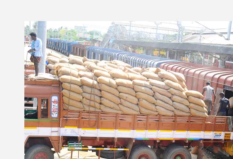 நாகையில் இருந்து ராஜபாளையத்திற்கு அரவைக்காக 1,000 டன் நெல்