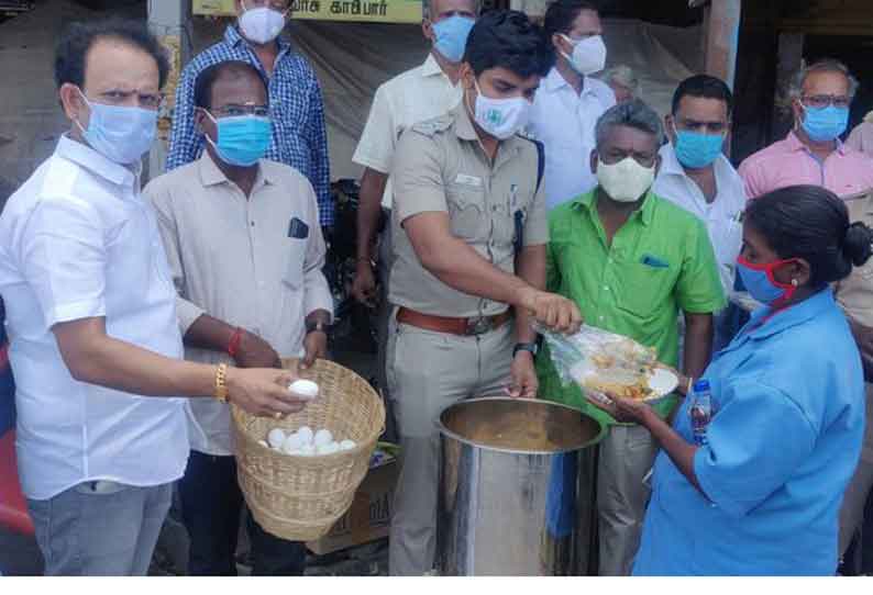 ஆதரவற்றோருக்கு உணவு வினியோகம்