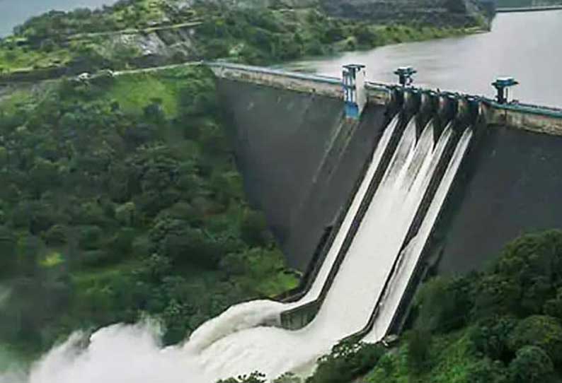 பலத்த மழையால் முல்லைப்பெரியாறு அணைக்கு நீர்வரத்து அதிகரிப்பு