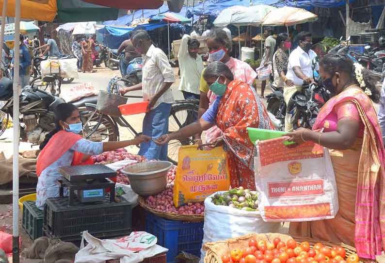 திண்டுக்கல் காந்தி மார்க்கெட்டில் 2 வாரங்களுக்கு பிறகு காய்கறிகள் விற்பனை