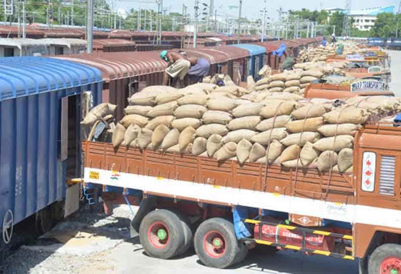 சீர்காழியில் இருந்து தர்மபுரிக்கு அரவைக்காக 2 ஆயிரம் டன் நெல் சரக்கு ரெயிலில் அனுப்பி வைக்கப்பட்டது