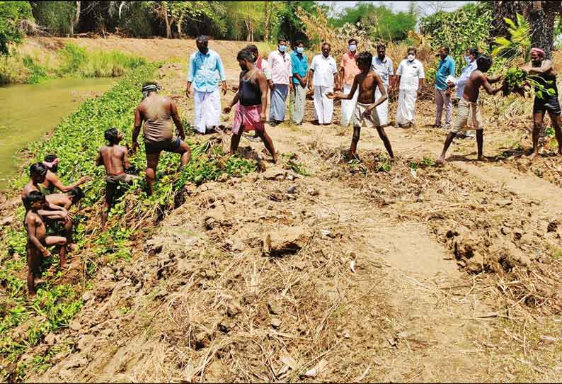 சீர்காழி பகுதியில் ரூ.78 லட்சத்தில் வாய்க்கால் தூர்வாரும் பணி