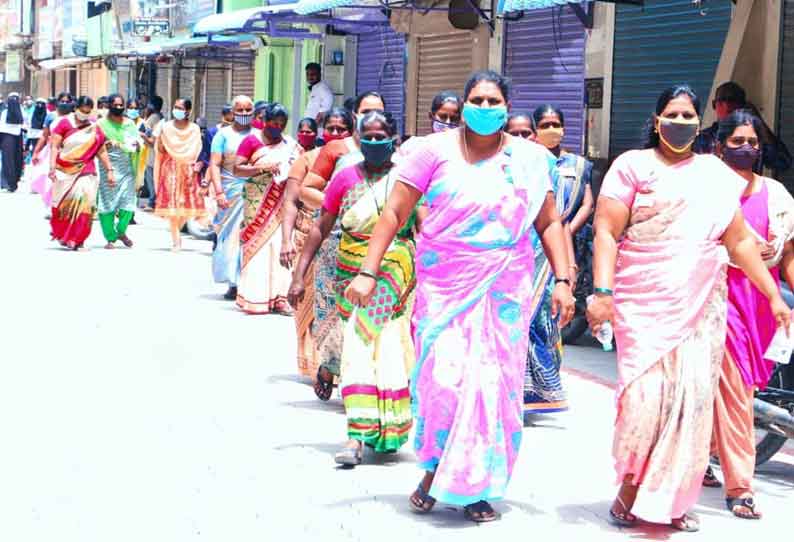 வேலூர் மாவட்டத்தில் கொரோனா தடுப்பூசி இல்லாததால் சிறப்பு முகாம்கள் ரத்து