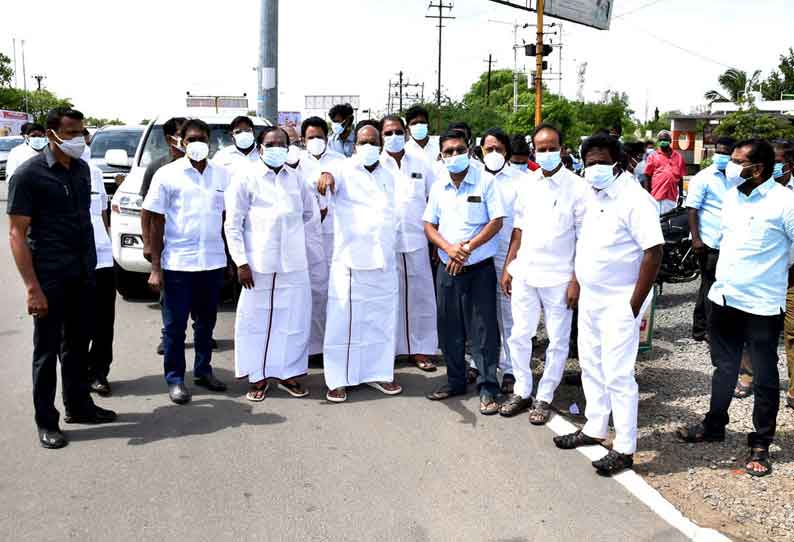 திருவண்ணாமலையில் ரூ.1¾ கோடியில் சாலை மேம்பாட்டு பணிகள். அமைச்சர் எ.வ.வேலு ஆய்வு