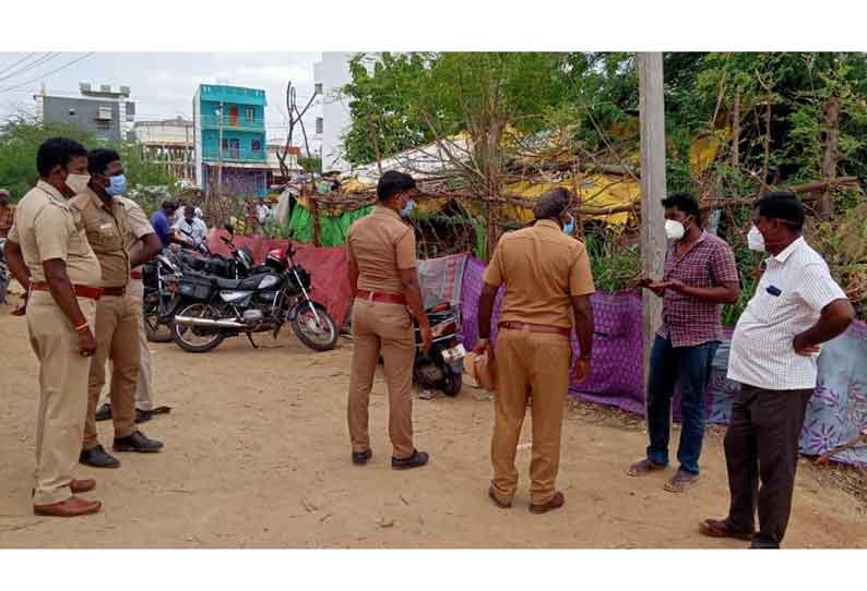 செய்யாறில் டாஸ்மாக் கடைமுன்பு குடிமகன்கள் கல்வீசி தாக்குதல்