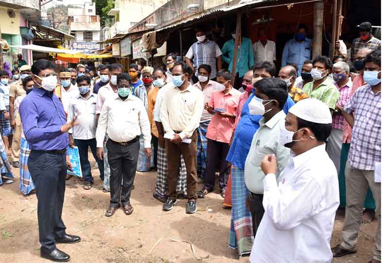 திருவண்ணாமலை பூ, காய்கறி மார்க்கெட்டில் கலெக்டர் திடீர் ஆய்வு